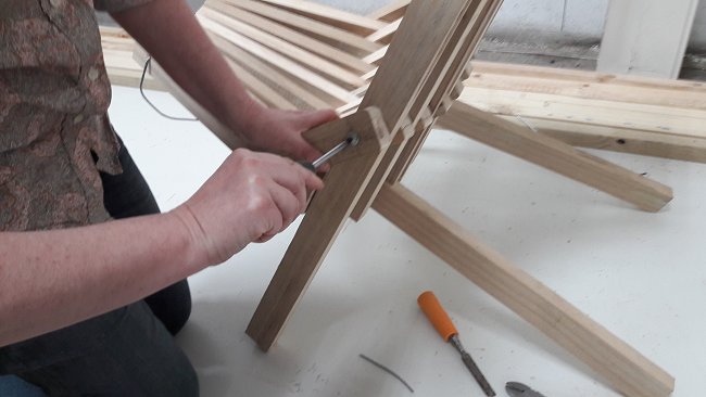 Folding Stick Chair Plan : Holding Wire Being Screwed Home