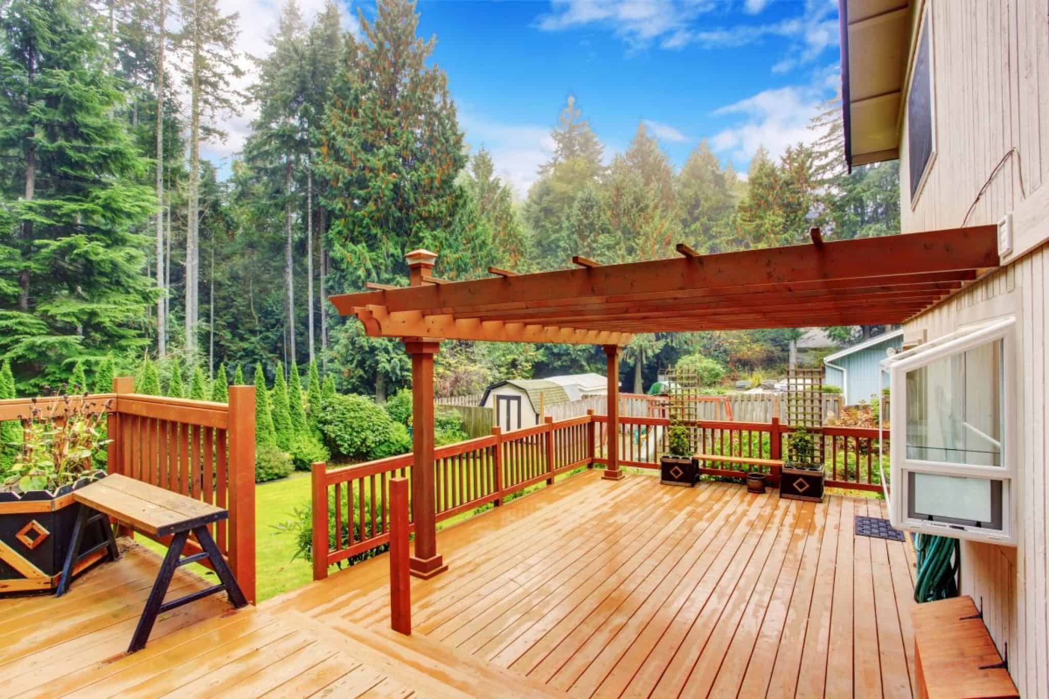 🖌️ What Is the Longest Lasting Deck Stain? BuildEazy