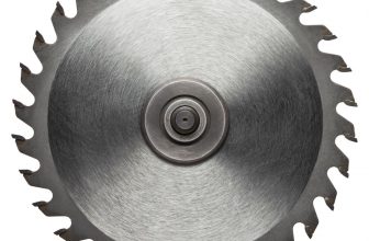 Change circular saw blade