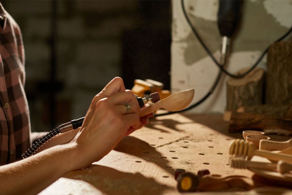 How To Engrave Wood With A Dremel