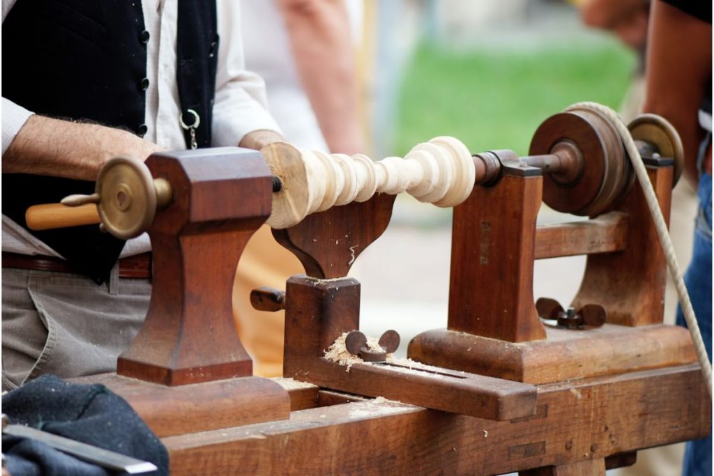 How To Use A Wood Lathe