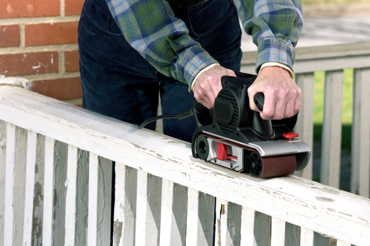 How To Refinish A Wood Table BuildEazy   Step 2 Clean Your Wood Table 