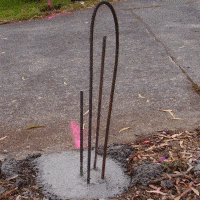 Concrete Gate Post : post hole footing