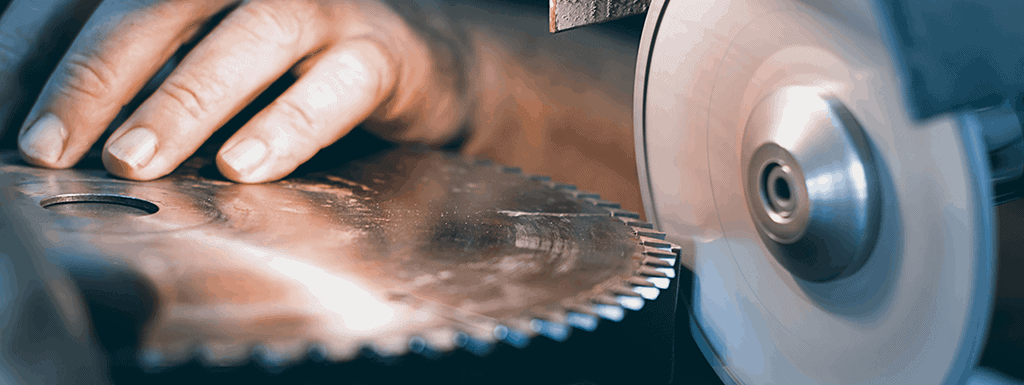 How To Sharpen Table Saw Blades (The Easy Way)