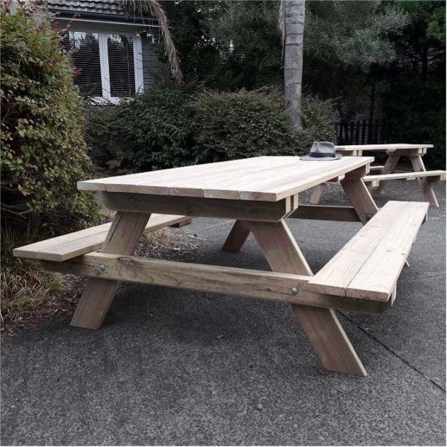 Wooden Picnic Table that is Easily Disassembled
